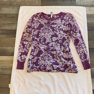 Pretty floral buckle shirt